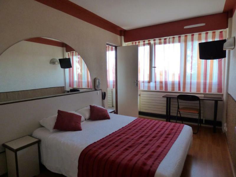 Escatel 3*